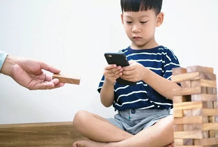Biar Tak Kecanduan Anak...