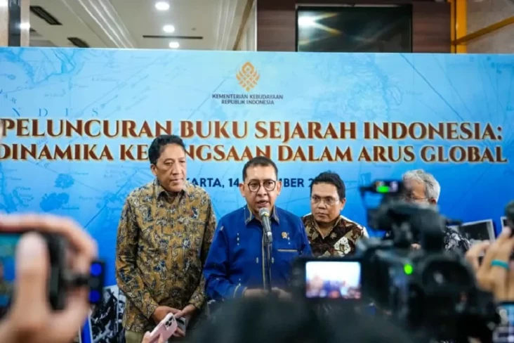Buku Sejarah Indonesia...