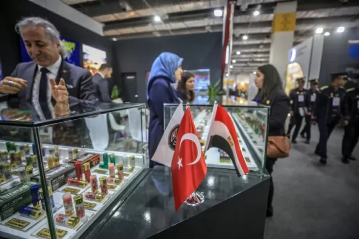 Kemitraan Pertahanan...