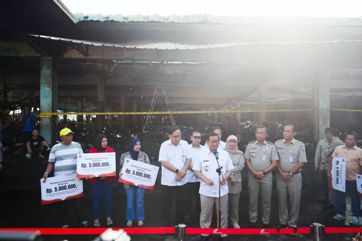 Pramono Beri Bantuan...