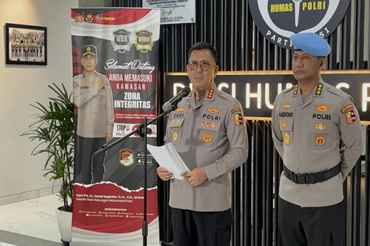2 Oknum Polisi Pengeroyok...