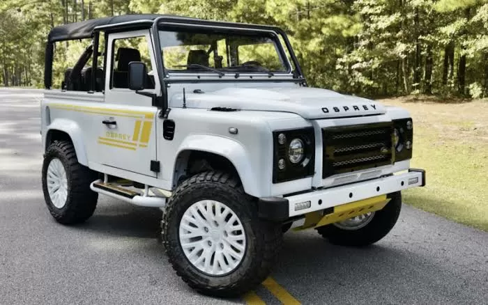 Land Rover Benamkan...