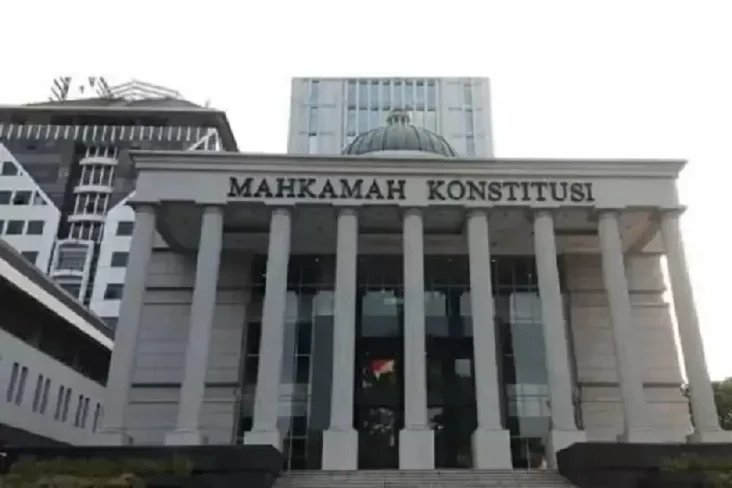 Tok! Mahkamah Konstitusi...