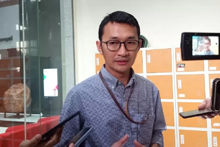 KPK Periksa Intensif...