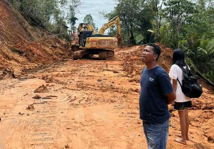 Perbaikan Rumah Rusak...