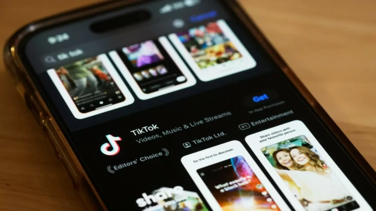 TikTok di Bawah Ketiak...