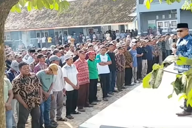 Viral Bapak-bapak Ambil...
