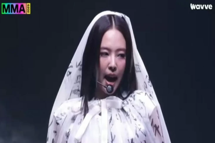 Jennie BLACKPINK Guncang...