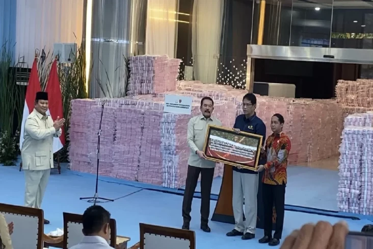 Kejagung Serahkan Rp6,6...