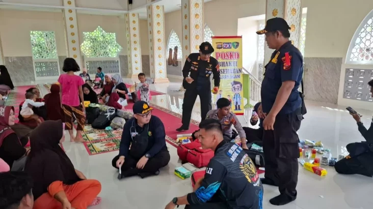 Polri Gelar Bakti Kesehatan...