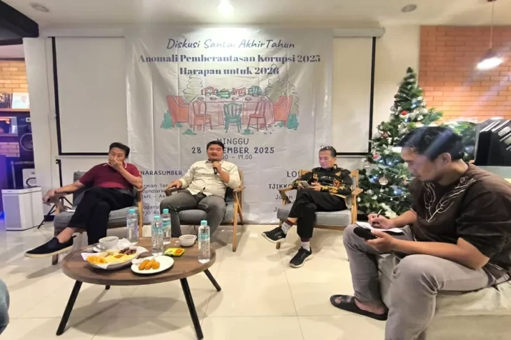 Pengamat dan Aktivis...