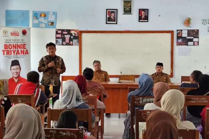 Bonnie Triyana: Peran...