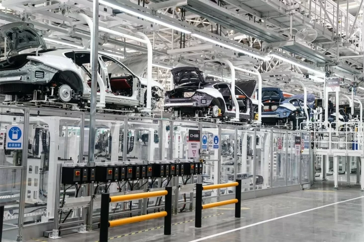 Nestapa Industri Mobil...