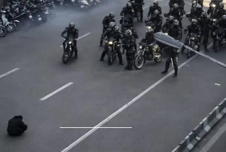 Protes Meluas di Seluruh...