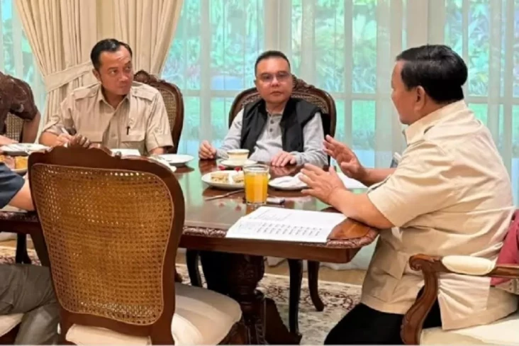 Prabowo Bertemu Dasco,...