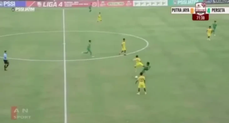 Tendangan Kungfu Coreng...