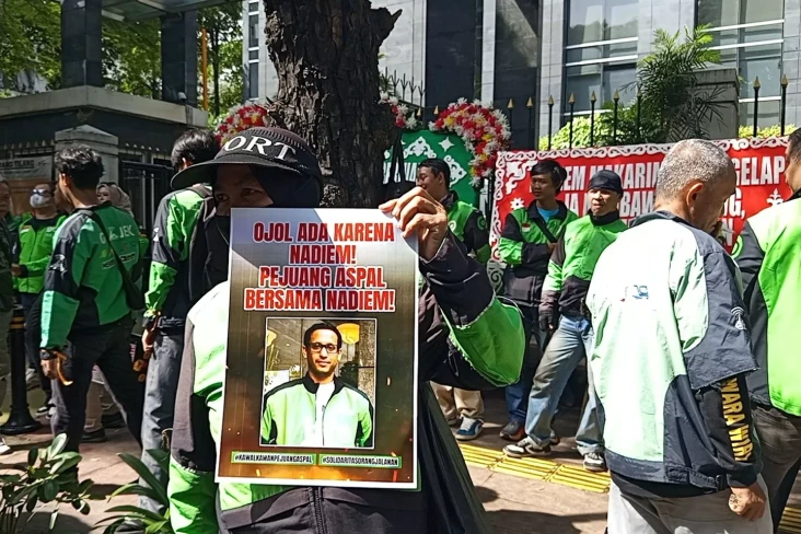Jelang Sidang Perdana,...