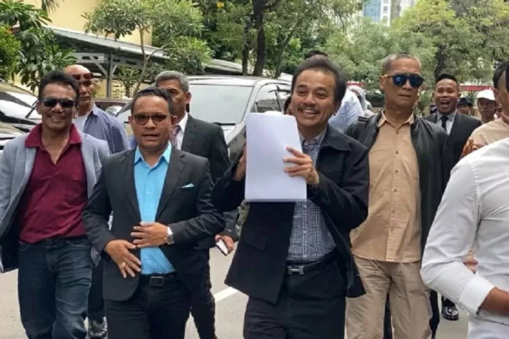 Roy Suryo Laporkan 7...