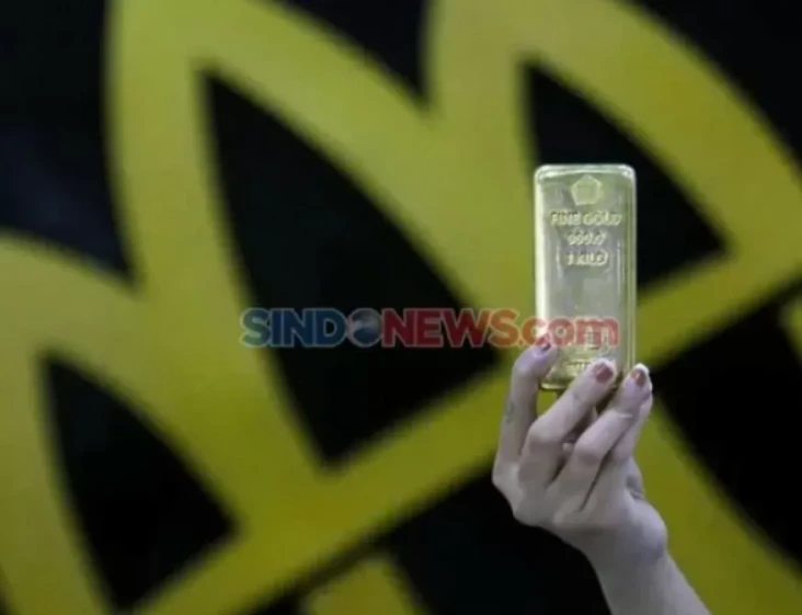 Harga Emas Antam Melejit,...
