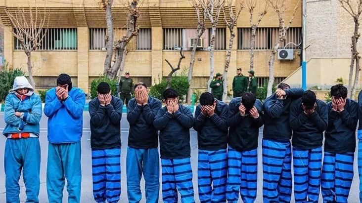 Iran Tangkap 100 Pemimpin...