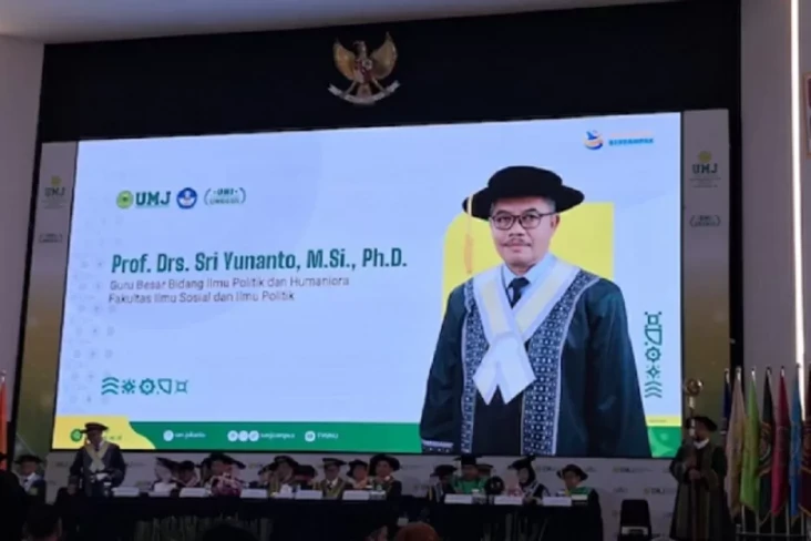 Orasi Guru Besar UMJ...