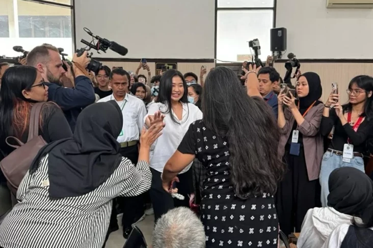 Divonis 6 Bulan, Laras...
