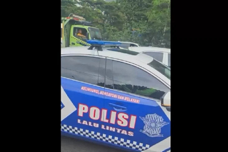 Korlantas Telusuri Mobil...