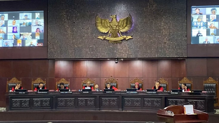 Gugatan Bonatua Soal...