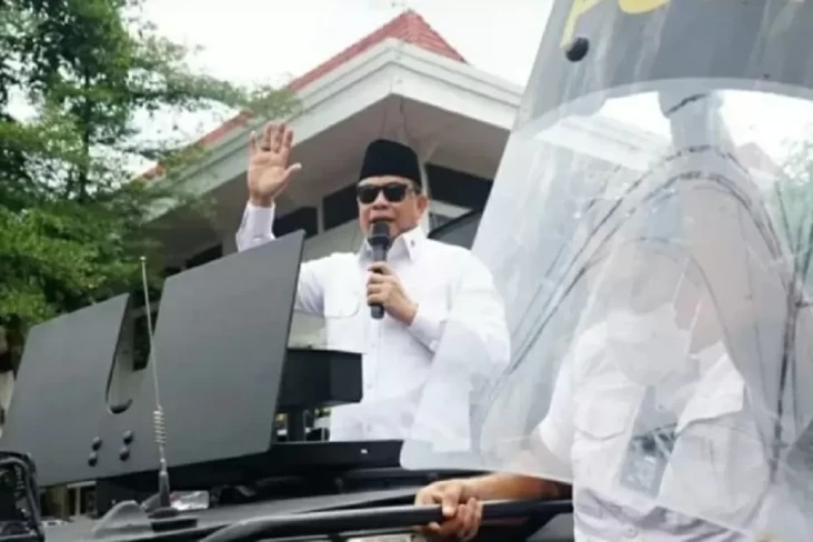 Profil Bupati Pati Sudewo,...