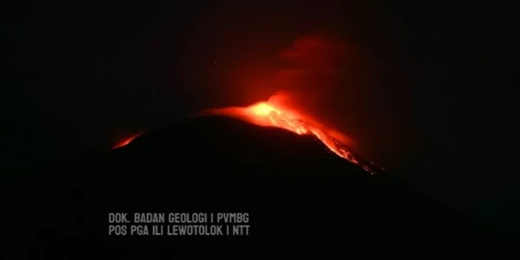 Gunung Ili Lewotolok...