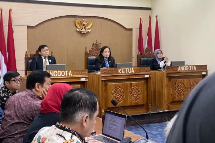Sidang Bonjowi, KIP...