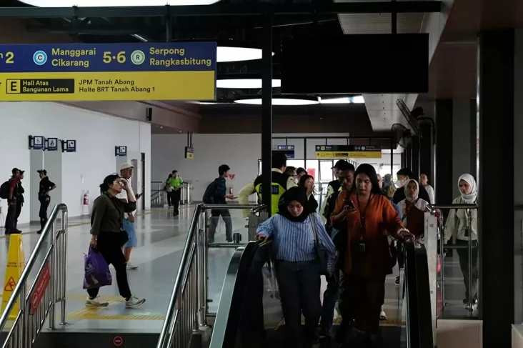 KRL Tanah Abang-Rangkasbitung...