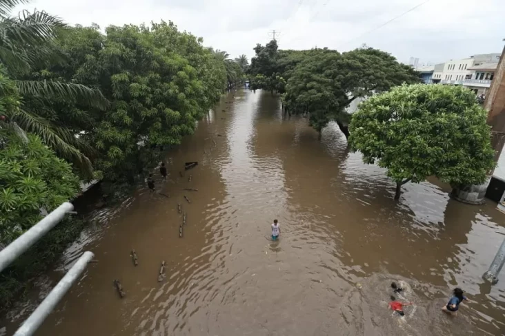 Update Banjir Jakarta:...