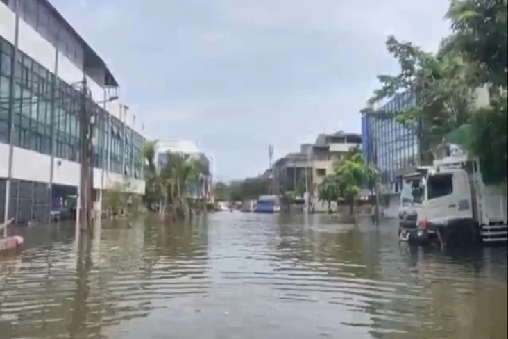 Kawasan Pergudangan...