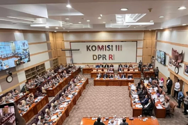 Komisi III DPR Tegaskan...