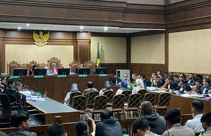 Saksi Akui Kerap Setor...