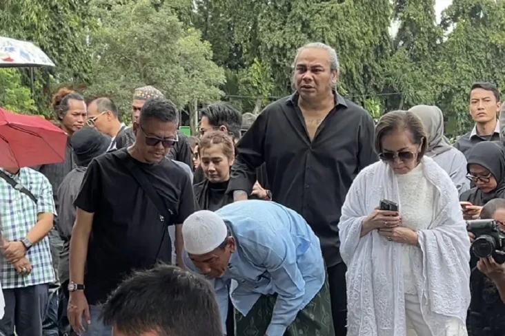 Suasana Haru Pemakaman...