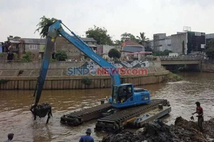 Kerahkan 200 Eskavator,...
