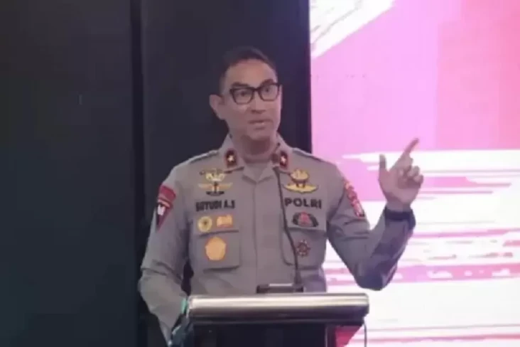 Gas Tertawa Tren di...
