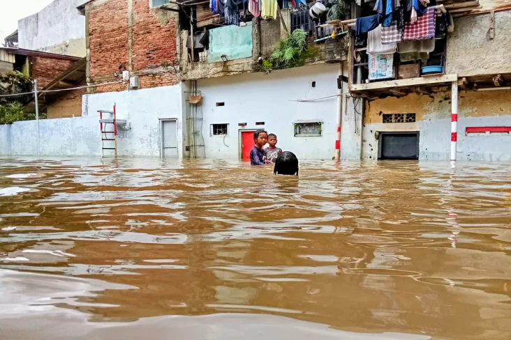 Banjir Kepung Bidara...