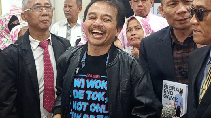 Gugat Pasal Pencemaran...