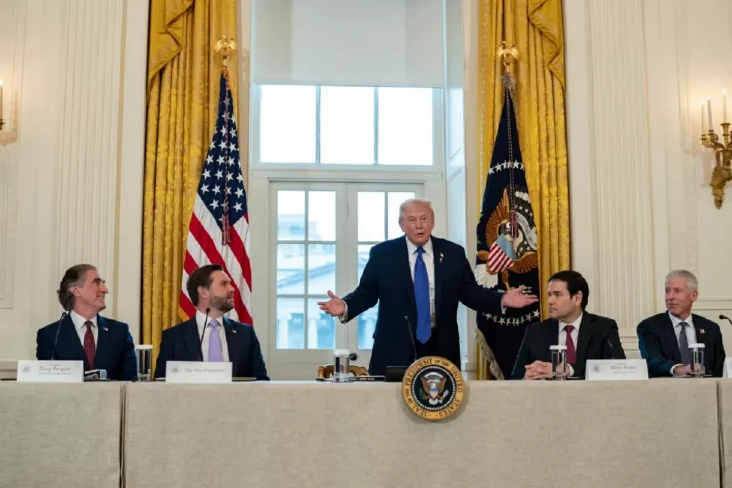 Trump: Iran Sedang Negosiasi,...