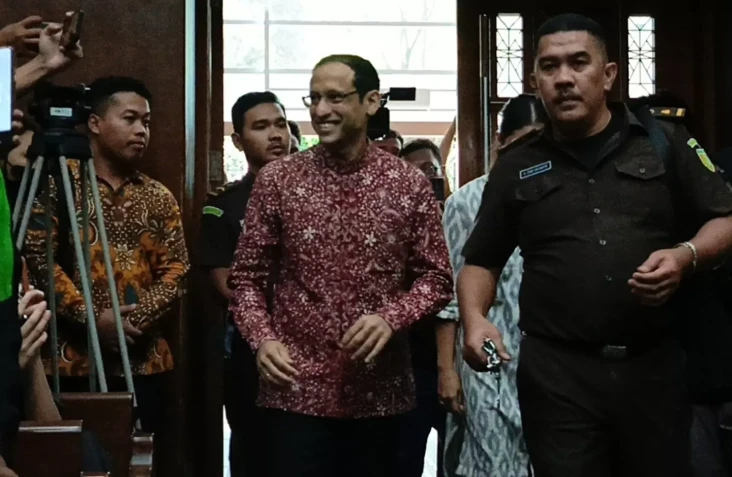 Di Ruang Sidang, Nadiem...