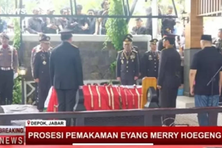 Diiringi Tembakan Salvo,...