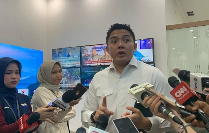 Jadi Tameng Komunikasi,...
