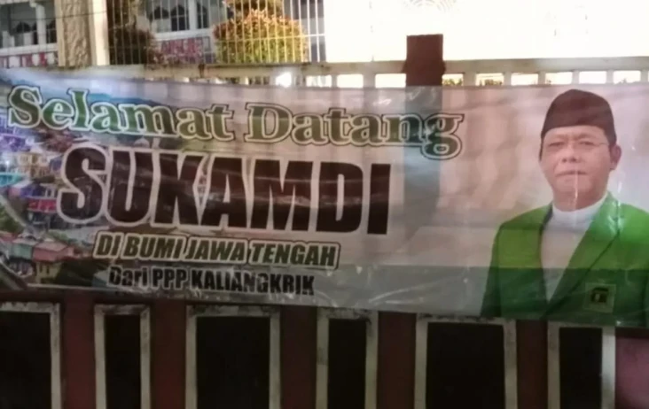 Spanduk Sukamdi Jadi...