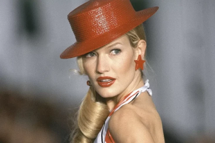 Siapa Karen Mulder?...