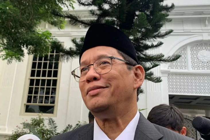 Dibayangi Beban Utang...