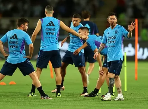 Timnas Argentina Bermarkas...