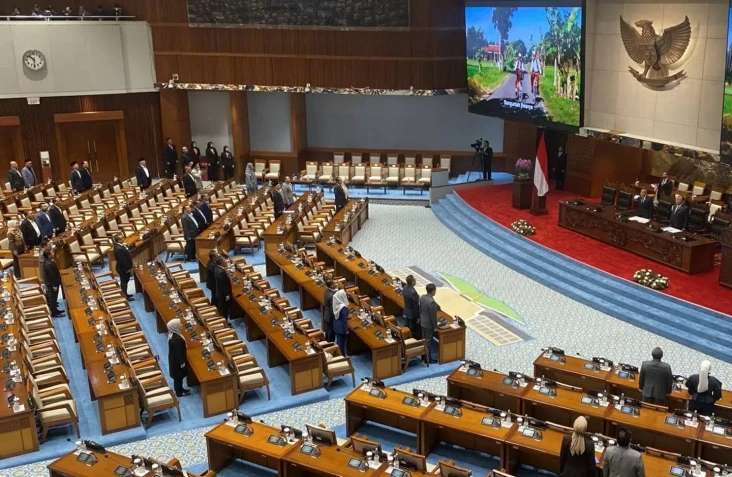 Tok! DPR Setujui 8 Calon...